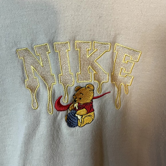 Winnie The Pooh Athletic Sweatshirt Hoodie Nike Logo Size Medium - Picture 5 of 13